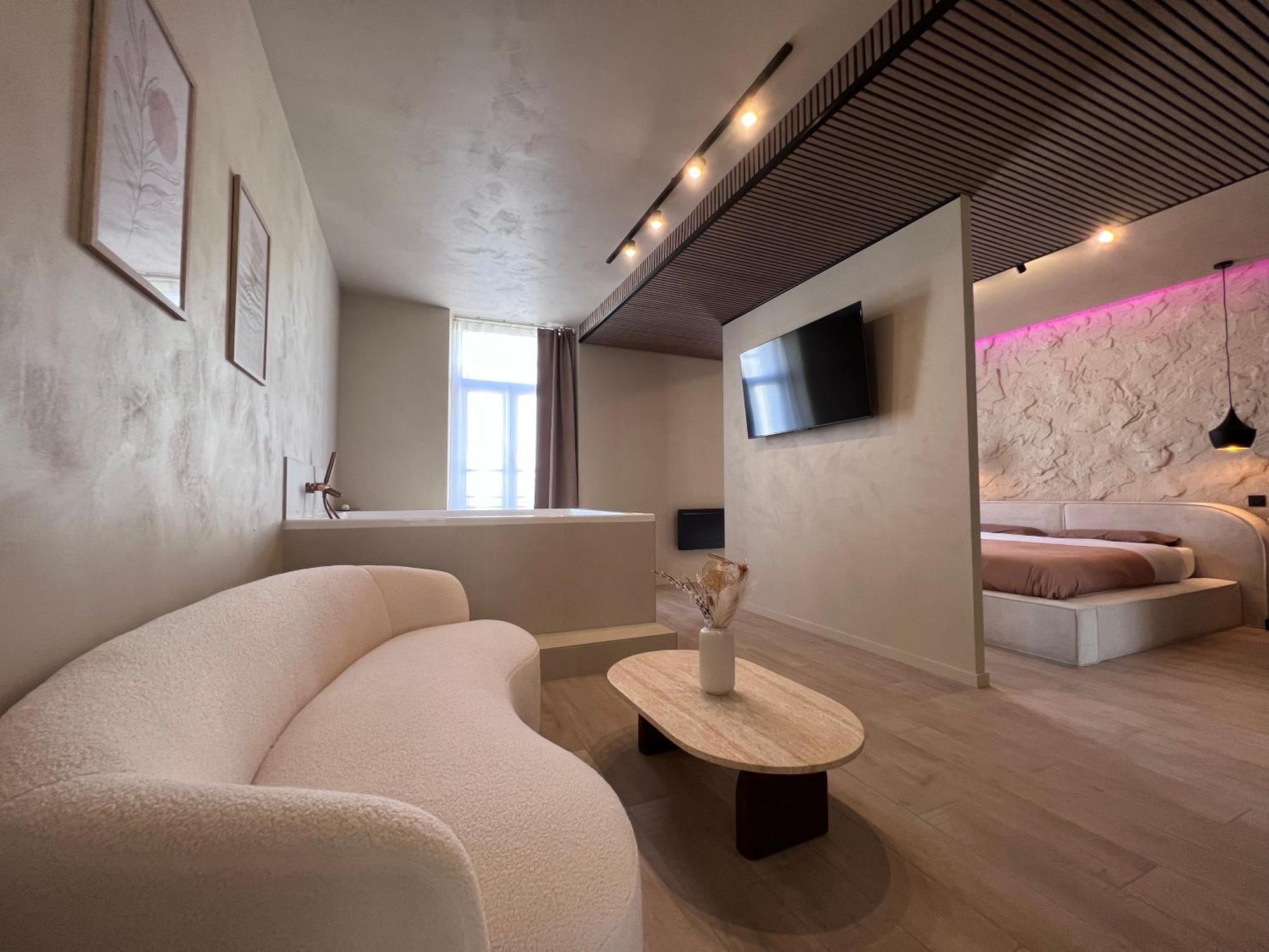 Harmony Room Suite Avec Balneo Angers Zewnętrze zdjęcie